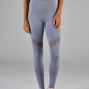 Glyder Legging: SCULPT IN SILVER BULLET
